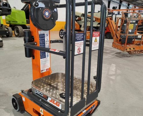 Power Tower Pecolift by JLG