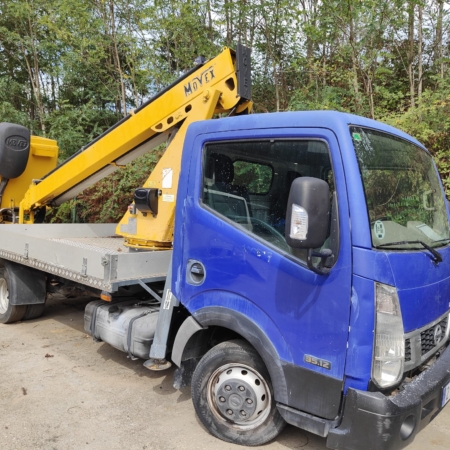 Nissan NT400 Cabstar / Movex P160TLR 1 Plataforma sobre camión Nissan
