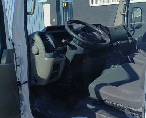 Pltaforma sobre camión Nissan-Movex