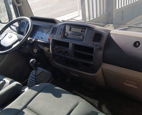 Pltaforma sobre camión Nissan-Movex